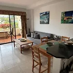 Terrassen Wohnungen, Direkt Am Strand, 25 M Beheiztem Pool, Wifi Free, Free Parking