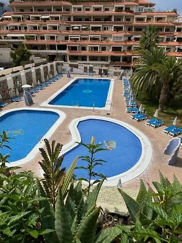 Terrassen Wohnungen, Direkt Am Strand, 25 M Beheiztem Pool, Wifi Free, Free Parking דירה
